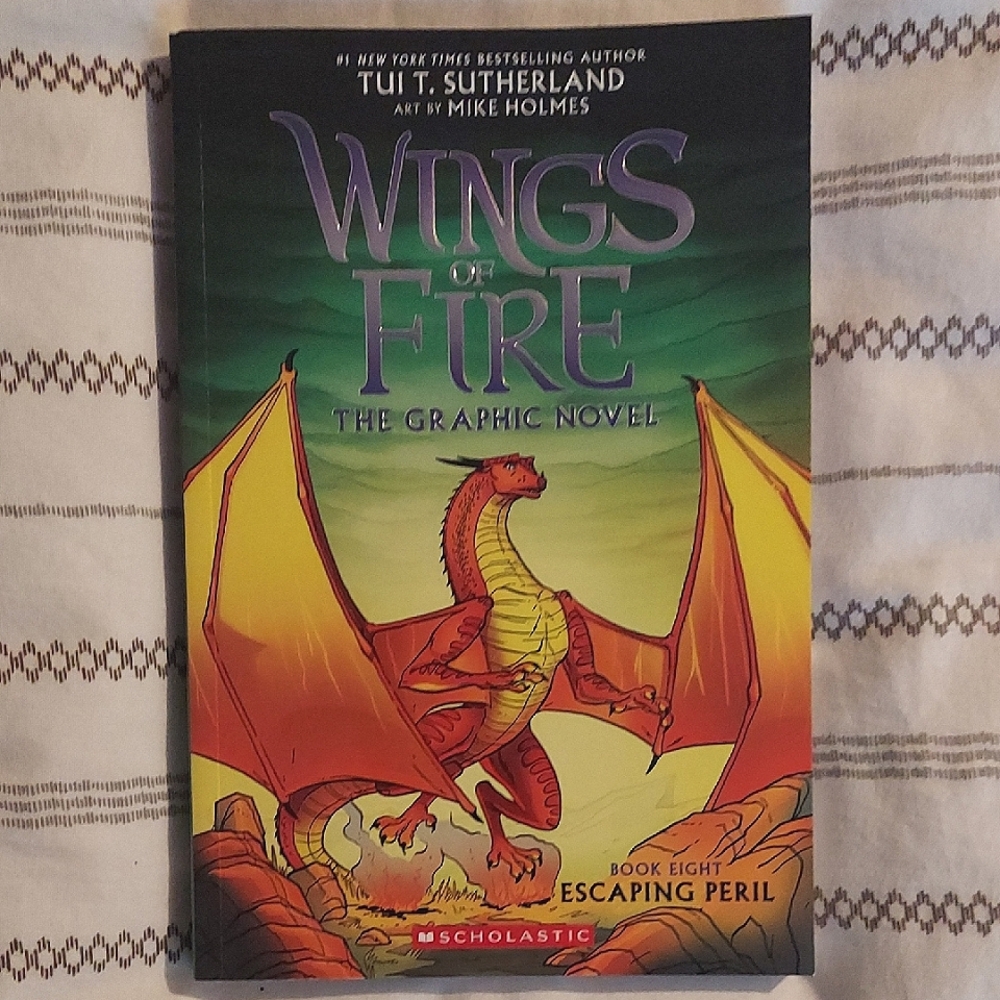 Scholastic Wings of Fire Graphic Novel - Book Eight (8)
